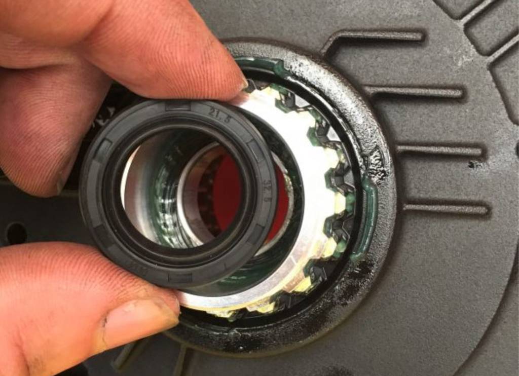 Crankshaft Seal Right Gen2