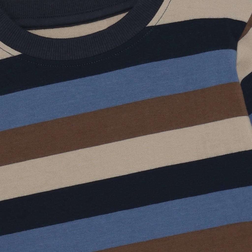 Long-sleeved T-shirt