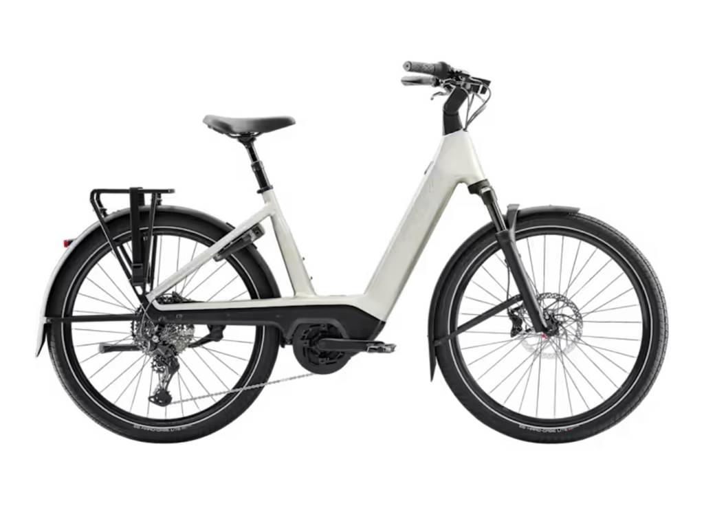 Forpöntun: Charter+ 5 R10 800Wh Lowstep